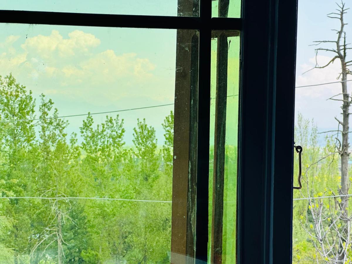 Sheen Homestay Gulmarg Exterior photo